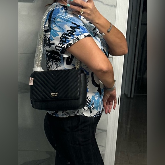 Victoria’s Secret Pebbled V-Quilt Shoulder Bag Chain Strap Purse Black - Picture 5 of 5